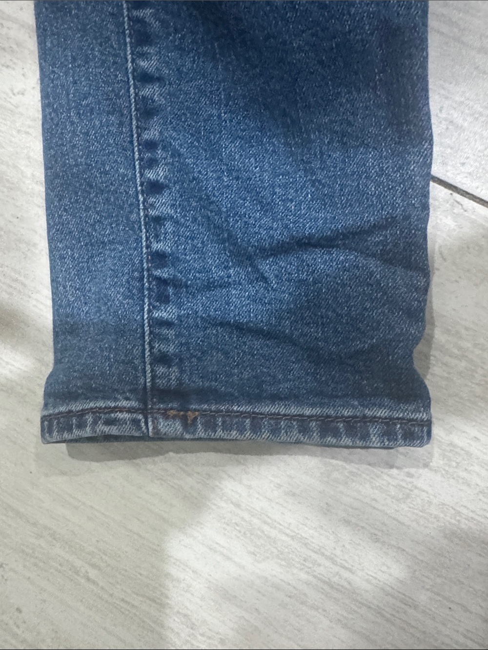 Levi's Women's Classic Dark Blue Straight Leg Jeans - Picture 8 of 8